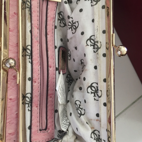 Guess pink Wallet - Picture 5 of 5